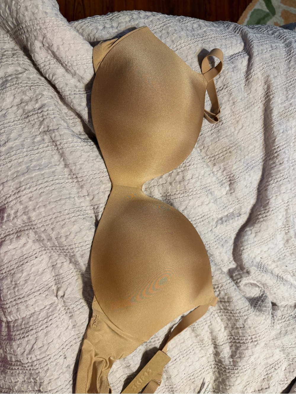 SKIMS Smooth Molded T-Shirt Bra in Beige